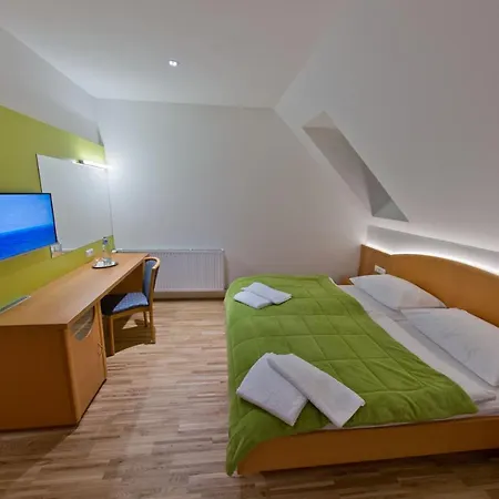 Ξενοδοχείο Restaurant Meyer 3*